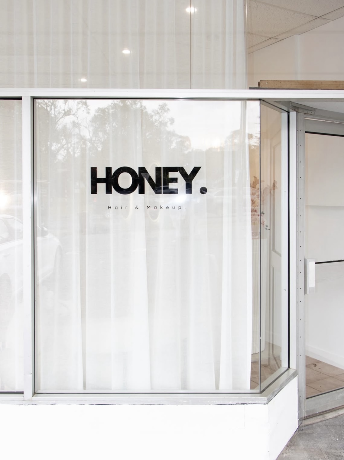 HONEY. Hair & Makeup storefront in Croydon